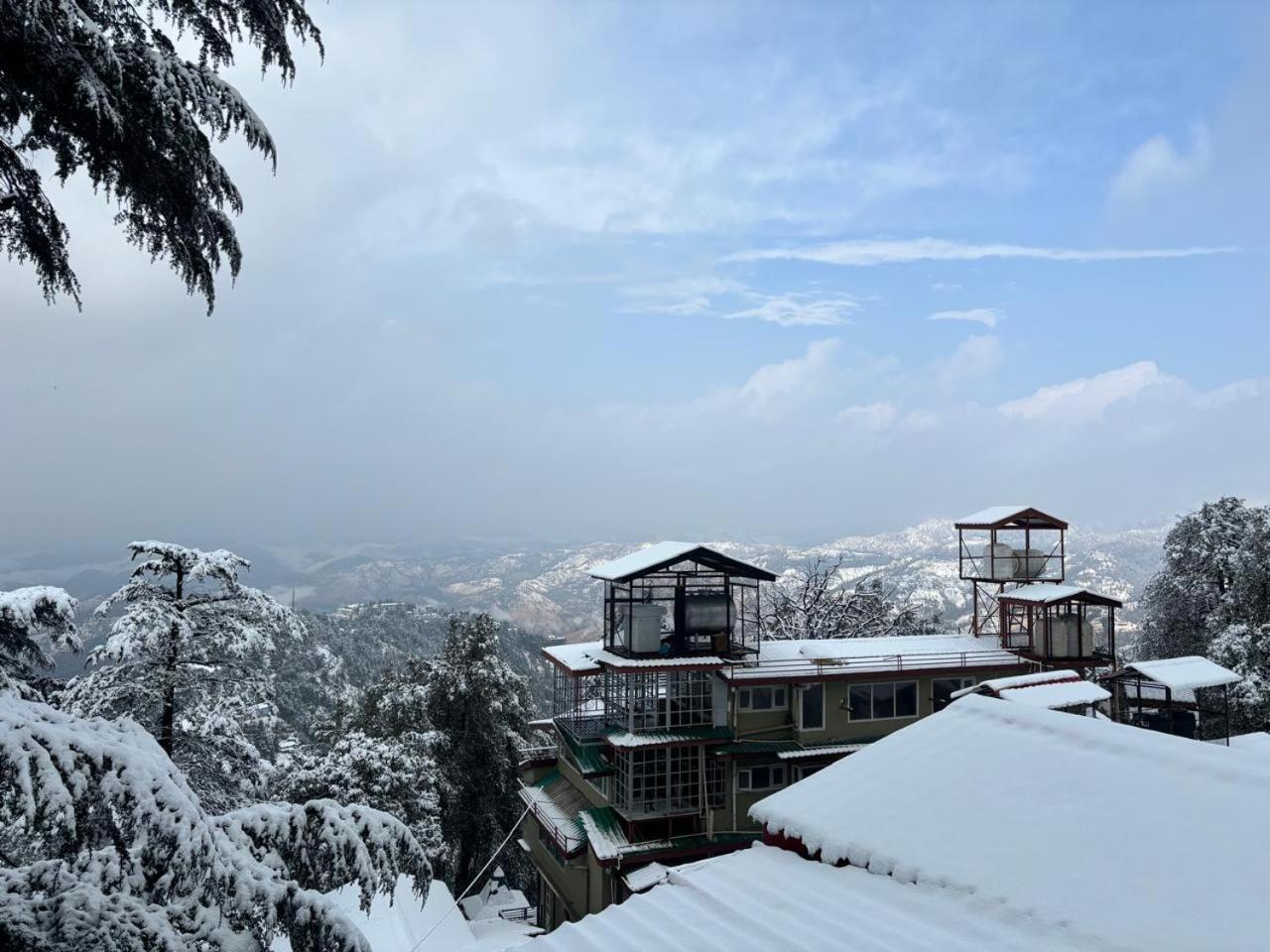 Hotel Jakhu Heights Šimla Exteriér fotografie